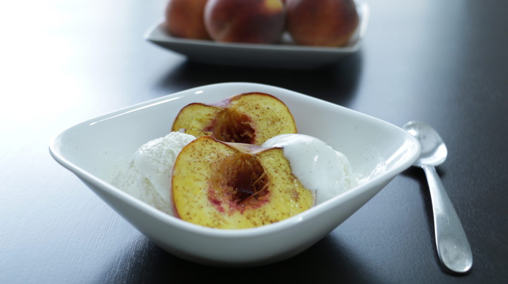Forté Recipes: Grilled Peaches and ice cream